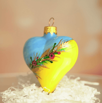 Елочная игрушка Rizdviani Istorii Сердце Украины New 9 см 4820001105155