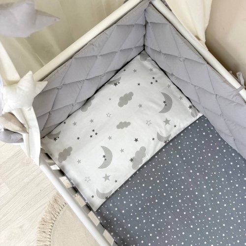 Детское постельное белье и бортики в кроватку Маленькая Соня Baby Mix Облака серые с месяцем Белый/Серый 0291487