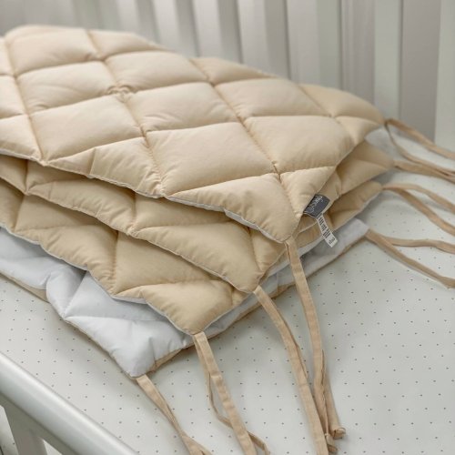 Бортики в кроватку стеганые Маленькая Соня Бежевый/Белый 071002