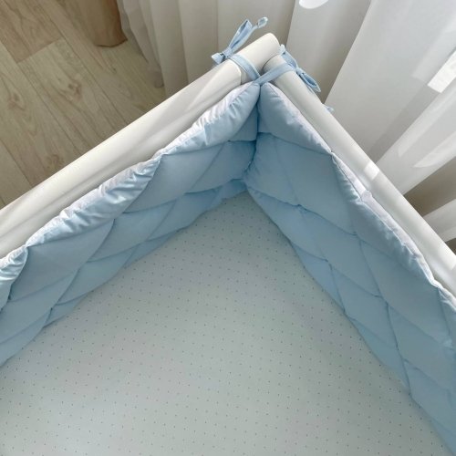 Бортики в кроватку стеганые Маленькая Соня Голубой/Белый 071007