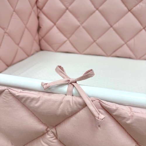 Бортики в кроватку стеганые Маленькая Соня Пудровый 071079