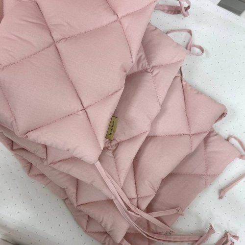 Бортики в кроватку стеганые Маленькая Соня Пудровый 071079