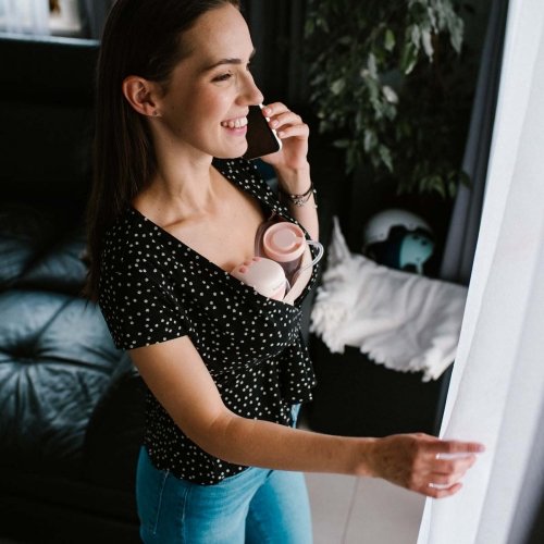 Молокоотсос двойной аккумуляторный BabyOno TWINNY Свободные руки 1002