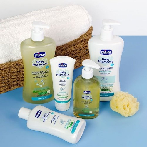 Гель для интимной гигиены Chicco Baby Moments с экстрактом ромашки и календулы 200 мл 10246.00