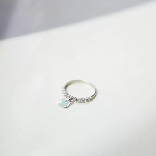 Серебряные кольцо с эмалью UMAX Нежное сердце 10527ebir