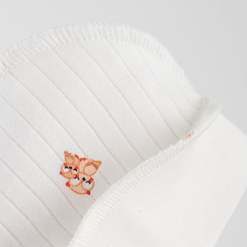 Чепчик для новорожденных ЛяЛя 0 - 3 мес Интерлок Молочный/Бежевый/Красный 13ІН004_2-449