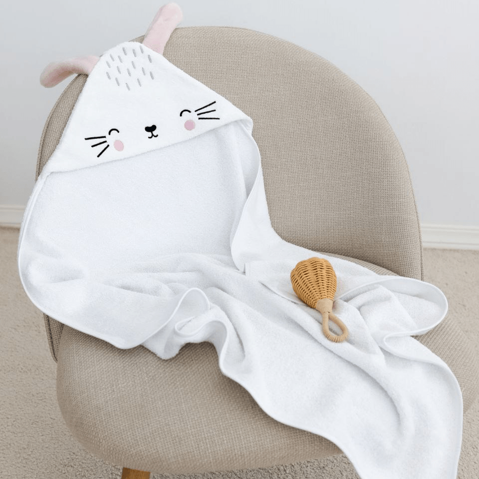Детское полотенце с капюшоном Sasha Bunny 80х80 см Махра Молочный 140/10 Детское полотенце с капюшоном Sasha Bunny 80х80 см Махра Молочный 140/10