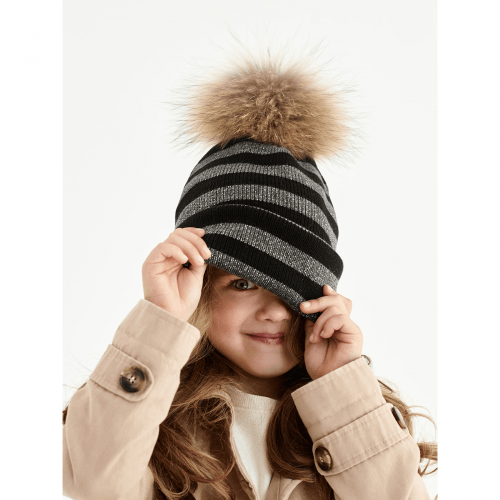 Зимняя вязаная шапка детская Дембохаус Черный 5-6 лет Наджва