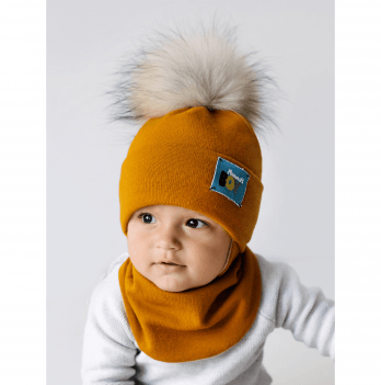 Зимняя вязаная шапка и манишка детская Дембохаус Горчичный 4-10 месяцев Рожден