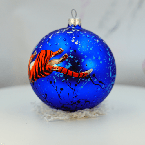 Новогодний шар на елку Santa Shop Тигр в космосе Синий 10 см 7806723559176