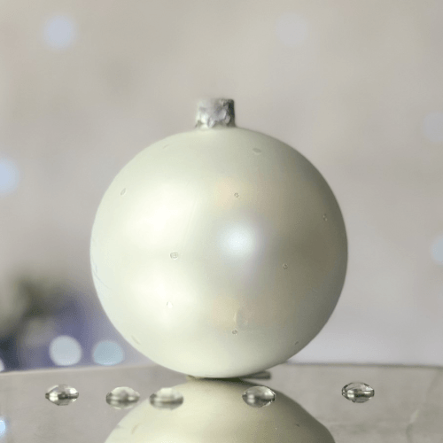 Новогодний шар на елку Santa Shop Символ года 2026 Мрійливий кінь Белый 8,5 см 4820001180534