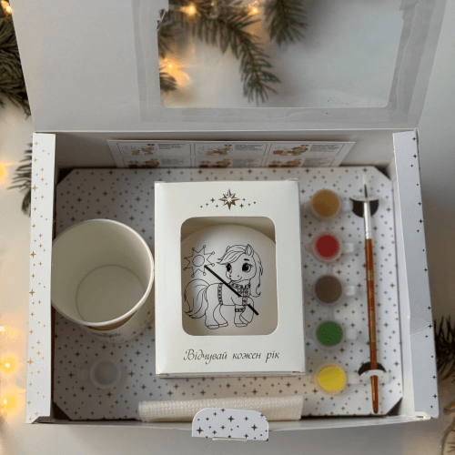 Набор для творчества с елочным шариком Rizdviani Istorii Символ года 2026 Коник 4820001180688