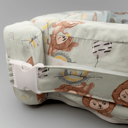 Сменный чехол на ортопедическую подушку для кормления двойни Feeding Pillow Twin Львы на мятном 147-56-3