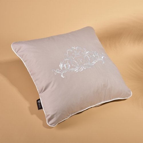 Декоративная подушка Ideia Модерн с вышивкой 45х45 см Светло-серый 8-11131