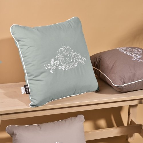 Декоративная подушка Ideia Модерн с вышивкой 45х45 см Мятный 8-11131