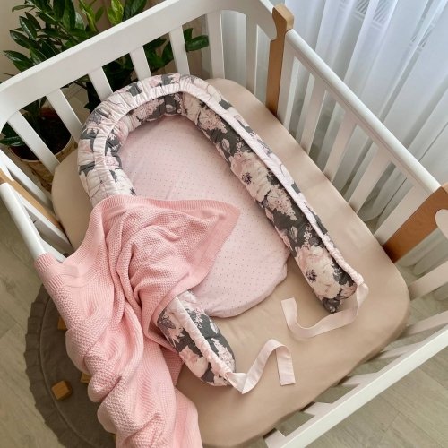 Кокон для новорожденных Маленькая Соня Baby Design Акварельные цветы на темном Серый/Розовый 5019598