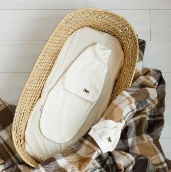 Пеленка кокон для новорожденных на липучках с шапочкой Magbaby Purl Желуди Молочный 100160