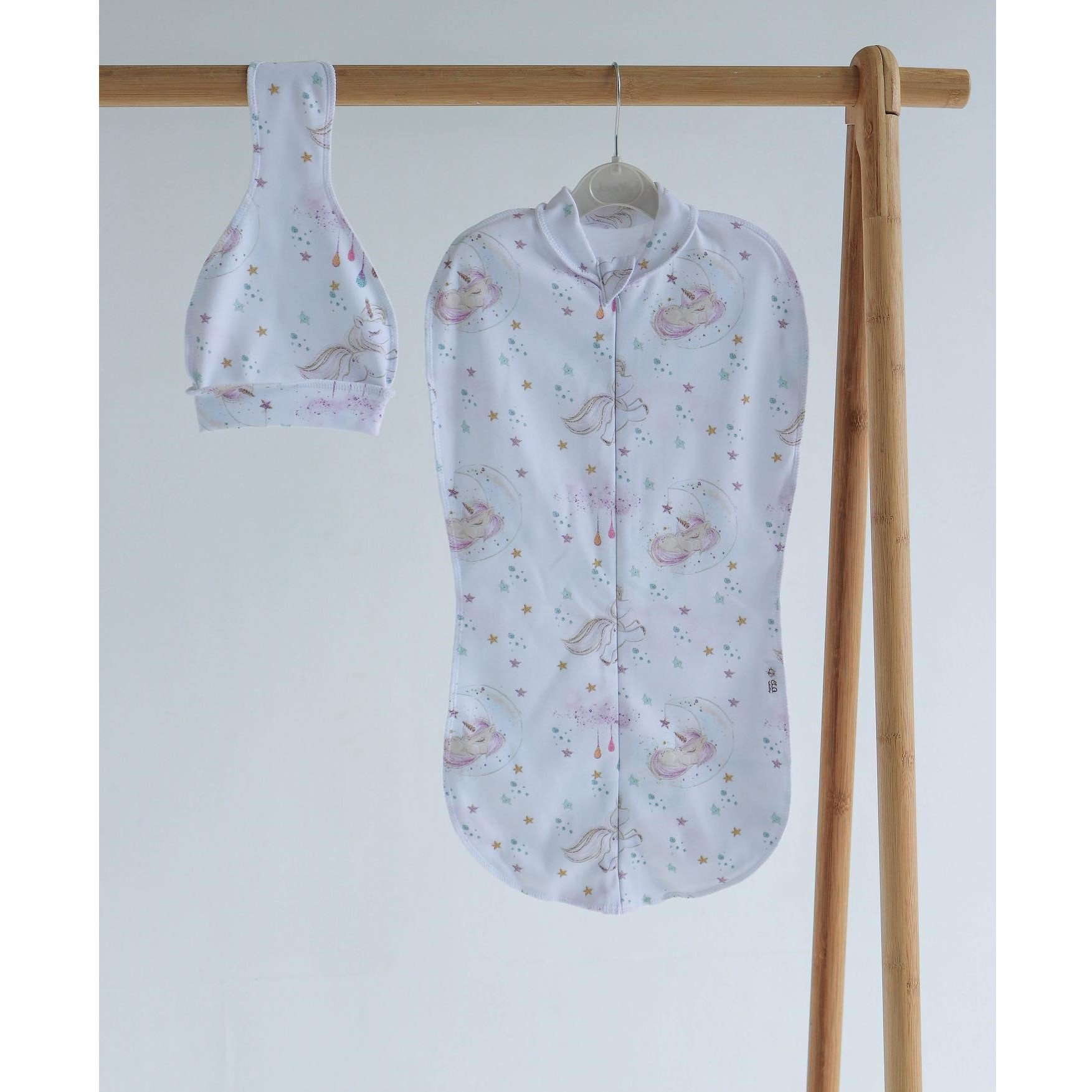 Пеленка кокон на молнии и шапка для новорожденных ELA Textile&Toys Единороги 0 - 3 мес Белый/Коричневый/Розовый DZ003U Пеленка кокон на молнии и шапка для новорожденных ELA Textile&Toys Единороги 0 - 3 мес Белый/Коричневый/Розовый DZ003U