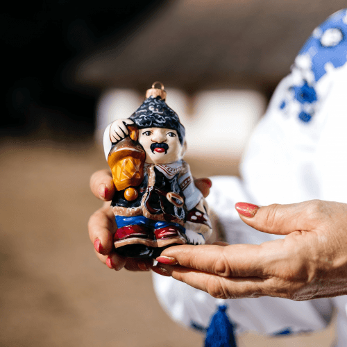 Елочная игрушка Rizdviani Istorii Кум с фонарем 12 см 4820001109696