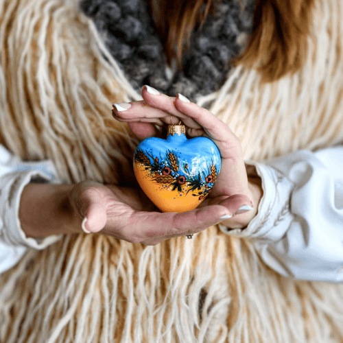 Елочная игрушка Rizdviani Istorii Серце України 10 см 4820001165661