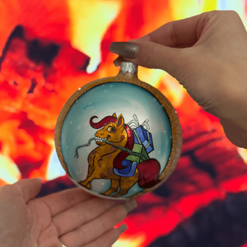 Новогодний шар на елку Santa Shop Символ года 2026 Підкова на щастя Молочный/Бирюзовый 10 см 4820001180381