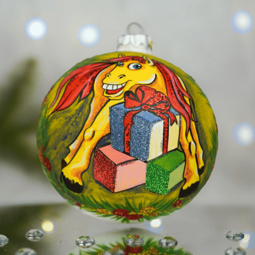 Новогодний шар на елку Santa Shop Символ года 2026 Подарунки Красный/Зеленый 10 см 4820001180404