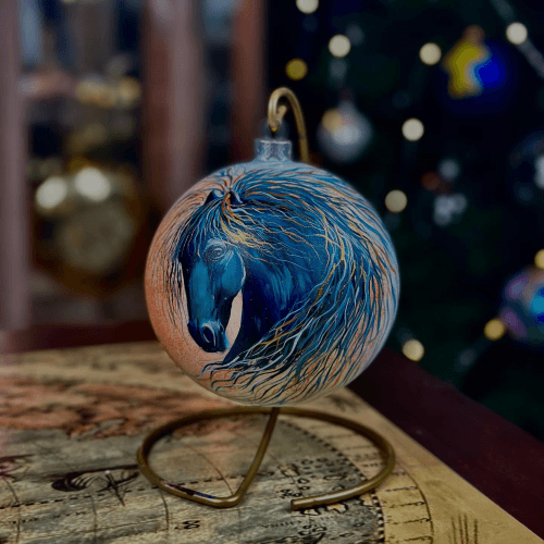 Новогодний шар на елку Santa Shop Символ года 2026 Переможець Молочный/Синий 12 см 4820001179828