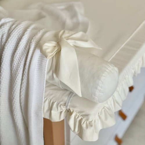 Пеленальный матрасик BBChic с рюшем Молочный 5151718