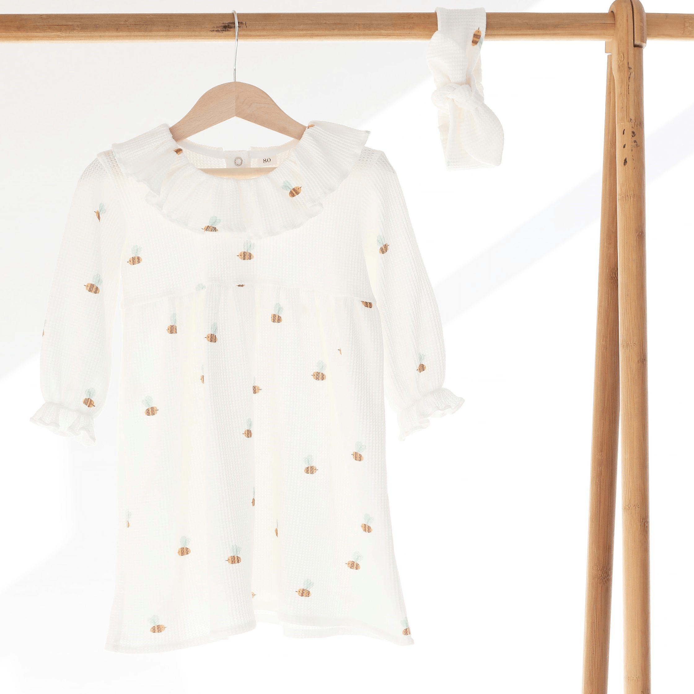 Платье детское ELA Textile&Toys Пчелки 9 - 24 мес Трикотажная вафля Белый/Бежевый WD001BE Платье детское ELA Textile&Toys Пчелки 9 - 24 мес Трикотажная вафля Белый/Бежевый WD001BE