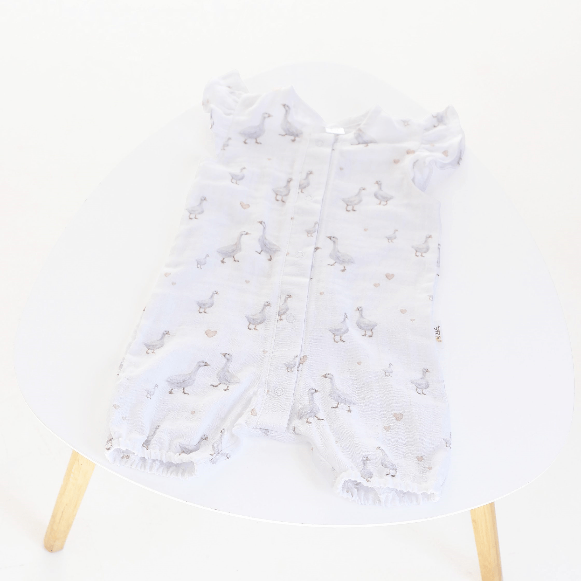 Муслиновый ромпер для новорожденных ELA Textile&Toys Гуси 0 - 3 лет Муслин Белый/Бежевый/Серый RM003GS Муслиновый ромпер для новорожденных ELA Textile&Toys Гуси 0 - 3 лет Муслин Белый/Бежевый/Серый RM003GS