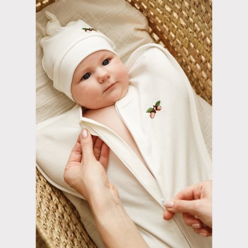 Евро пеленка кокон на молнии и шапка для новорожденных Magbaby Purl Желуди Молочный 100161