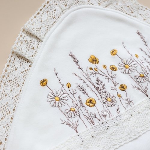 Крыжма для крещения Magbaby Wild flowers с вышивкой 85х85 см Молочный 100700