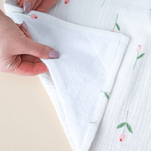 Муслиновая накидка для кормления грудью Magbaby Тюльпан Белый/Зеленый/Розовый 134657