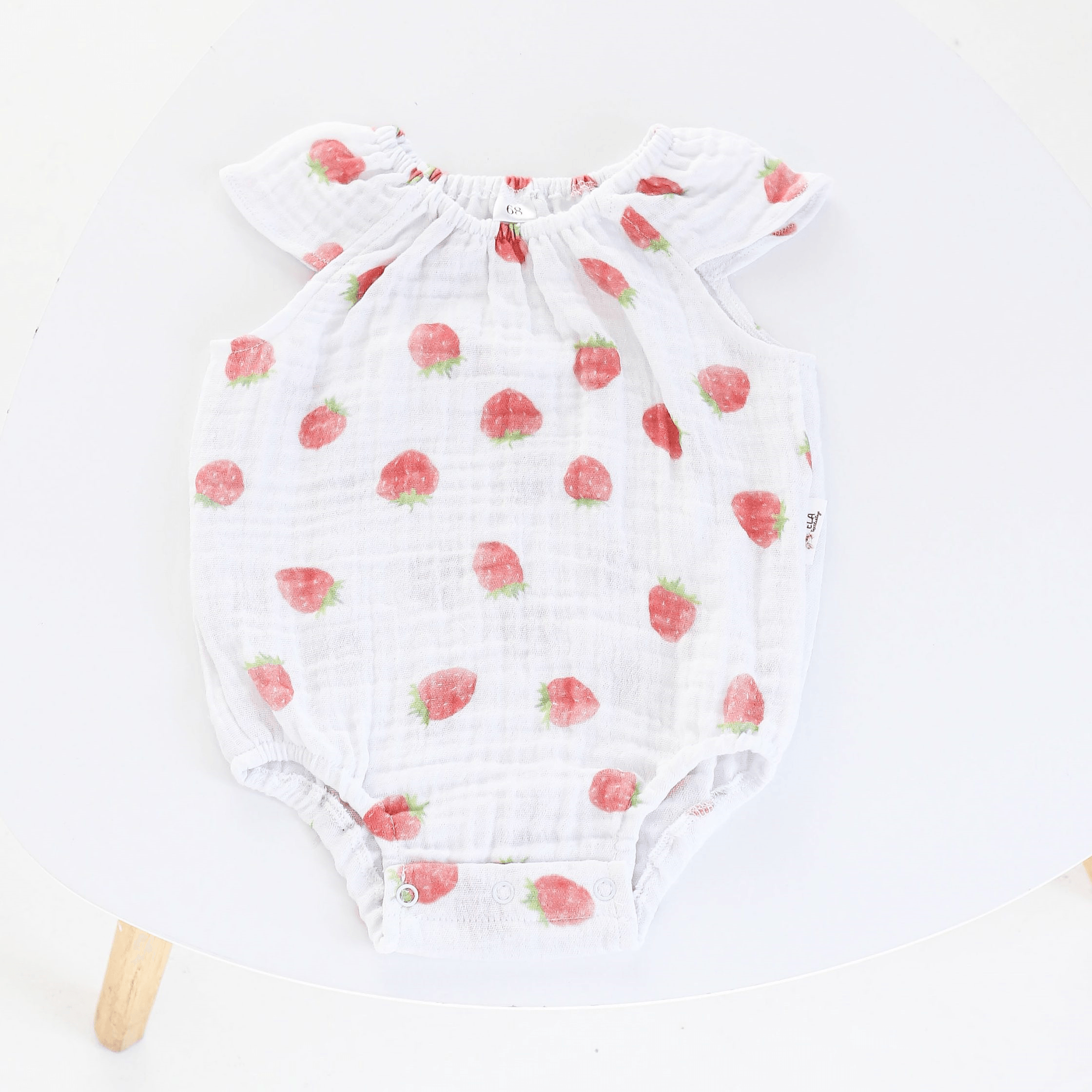 Бодик для новорожденных ELA Textile&Toys Клубнички 0 - 24 мес Муслин Белый/Красный BS001ST Бодик для новорожденных ELA Textile&Toys Клубнички 0 - 24 мес Муслин Белый/Красный BS001ST
