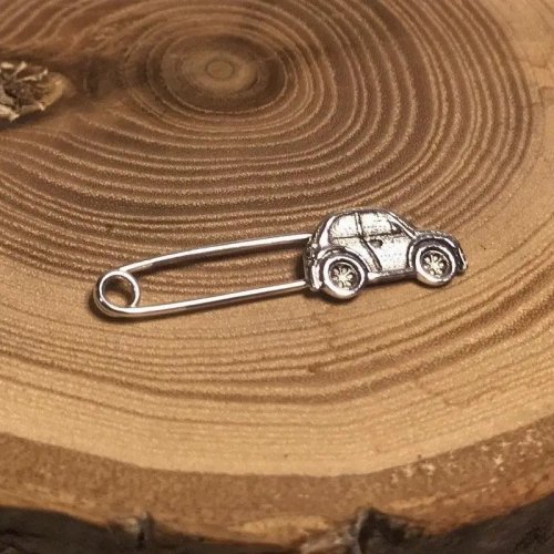 Серебряная булавка UD Kashtan Машинка ВС-079Ч