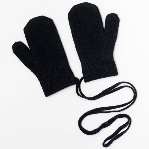 Вязаные варежки детские ДоРечі на шнурке 0-18 мес Черный 2061