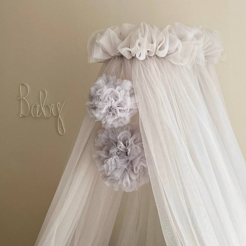 Балдахин на кроватку Маленькая Соня с помпонами Светло-серый 0511516