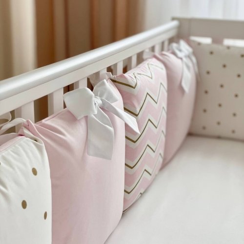 Детское постельное белье и бортики в кроватку Маленькая Соня Shine Розовый зигзаг Розовый 024709