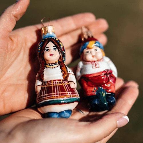 Елочная игрушка набор 2 шт Rizdviani Istorii Украинские истории Соломійка та Михайлик Белый/Коричневый 9 см 4820001128147