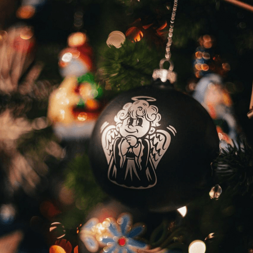 Новогодний шар на елку Santa Shop Янголи поруч Хлопчик Черный 10 см 4820001178913